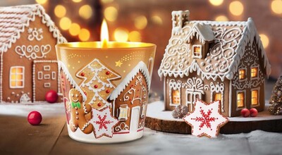 4136 SVEČA GINGERBREAD TOWN